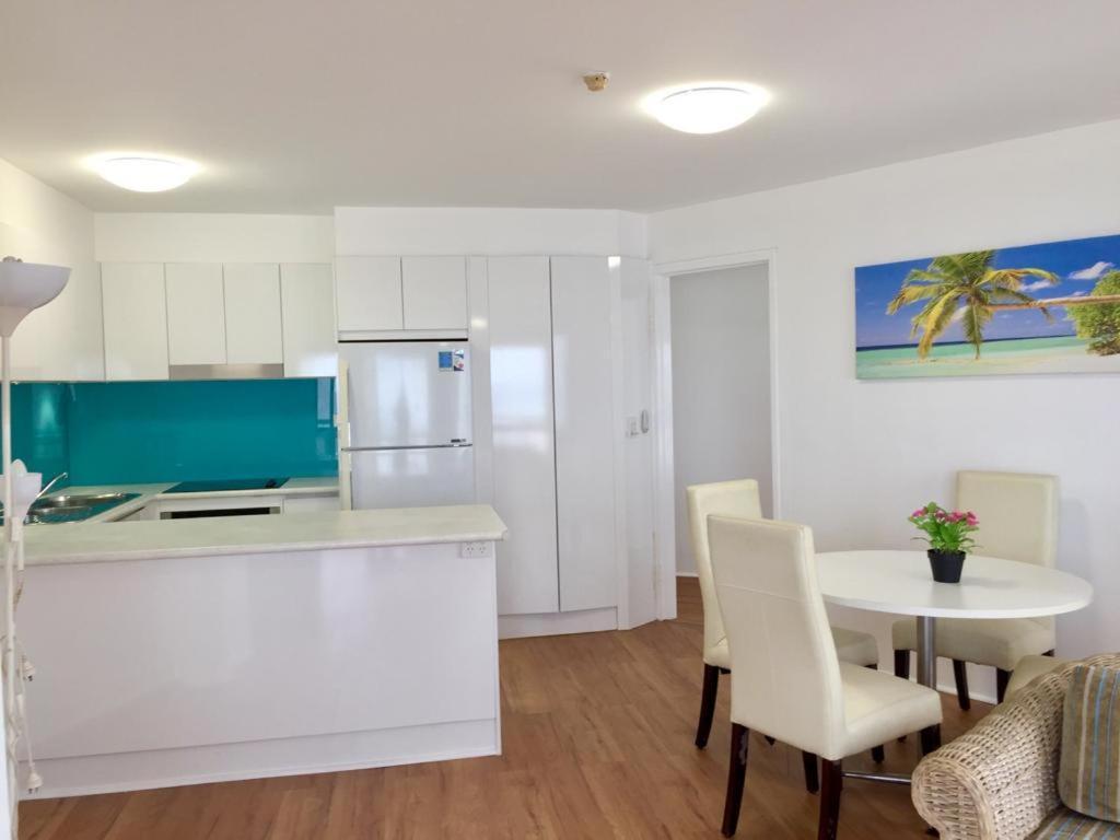 Surfers Holiday Apartments Gold Coast Exterior photo